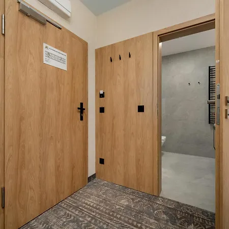 Stylowe Z Parkingiem Oraz Basenem I Silownia By Renters *